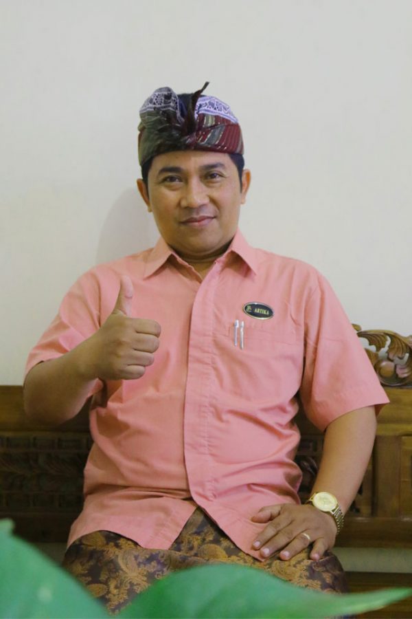 kepsek_smkpariwisataharapan2-600x900